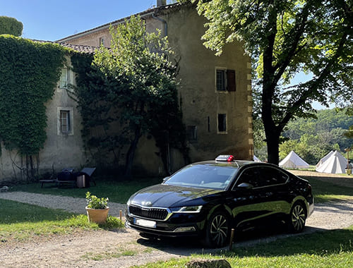 Transport pour l'arrivée et le départ des mariés